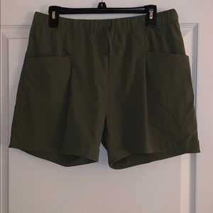 NEVER WORN Forest Green Cargo Shorts from Lucy
